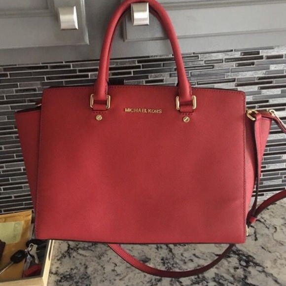 Michael Kors Handbags - Michael Kors purse